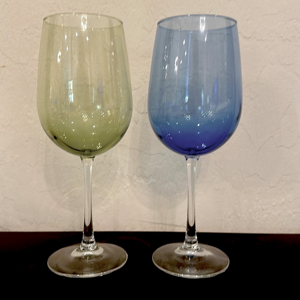 Set of Two Colored Wine Glasses